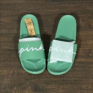 VS PINK Slides Size Lg